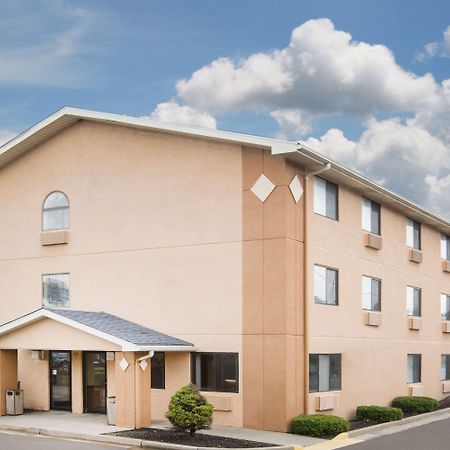 Super 8 By Wyndham Beckley Hotel Exterior foto