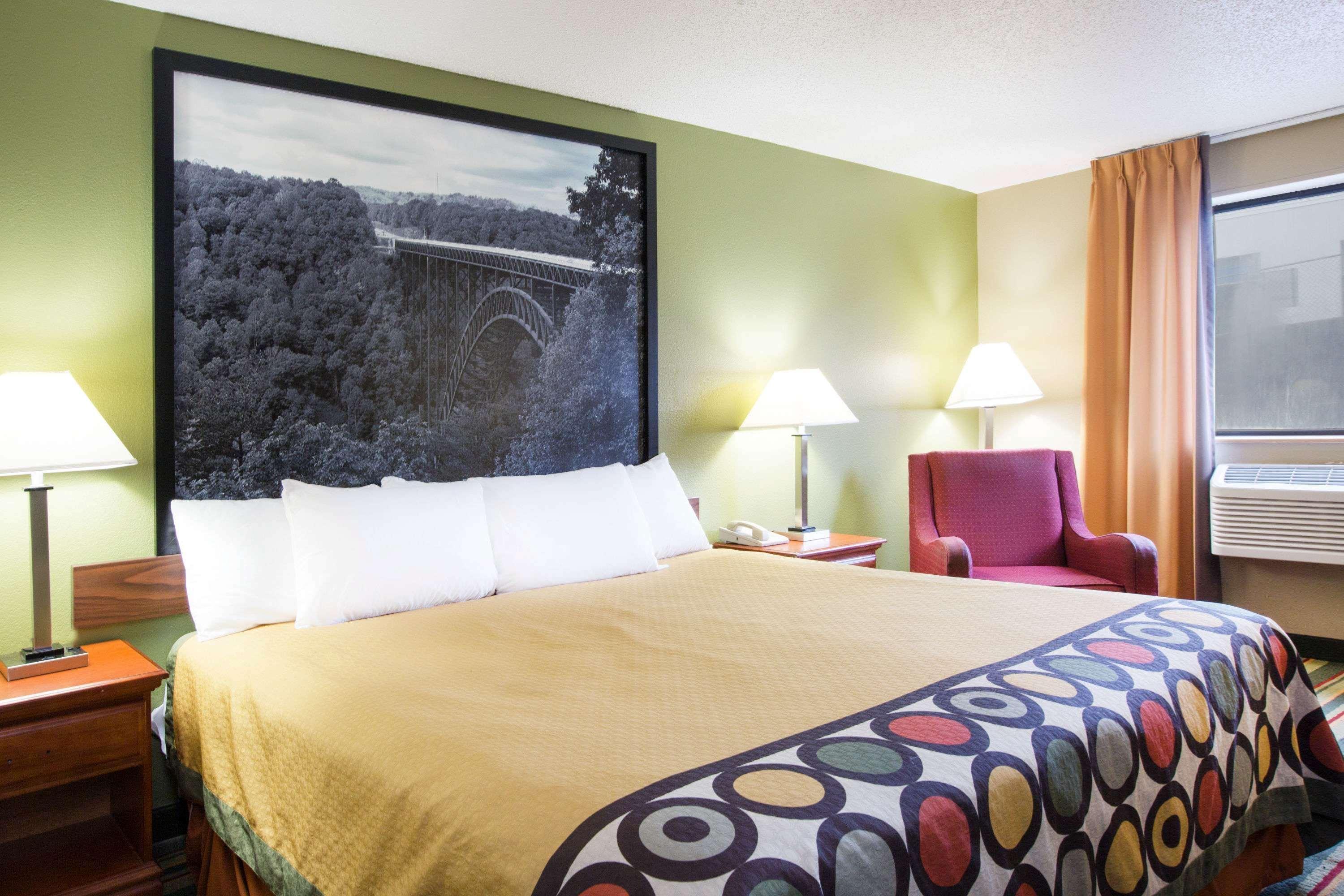 Super 8 By Wyndham Beckley Hotel Exterior foto